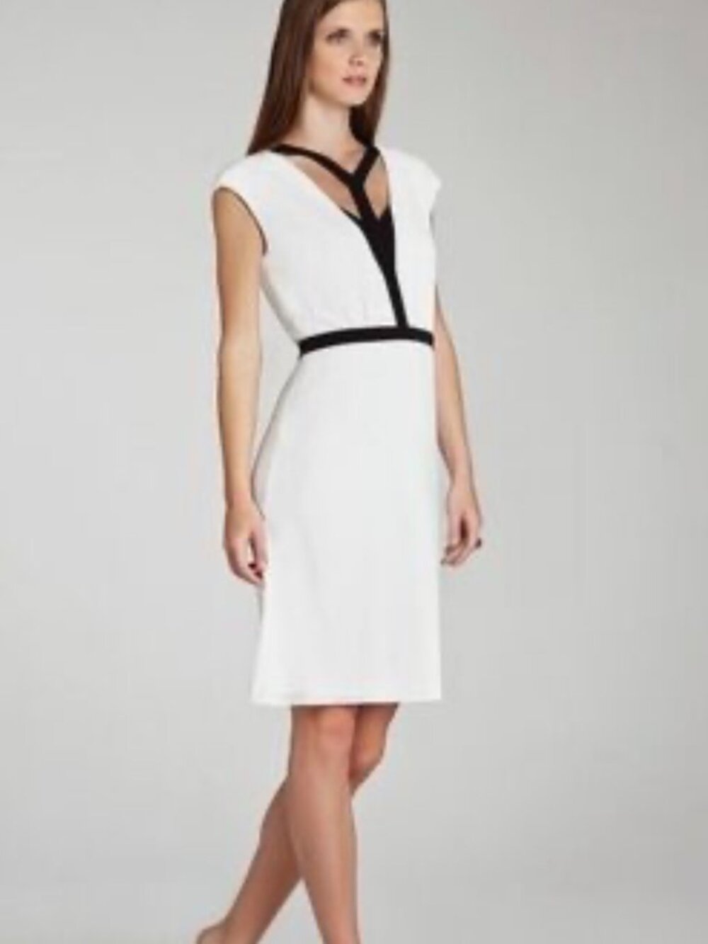 BCBGMAXAZRIA White & Black Contrast Harness V-Neck A-Line Dress